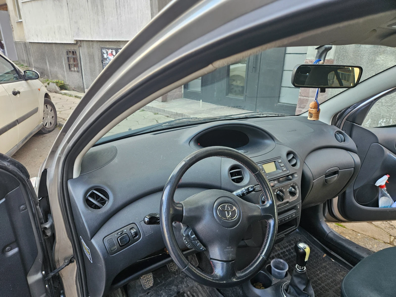 Toyota Yaris  - изображение 4