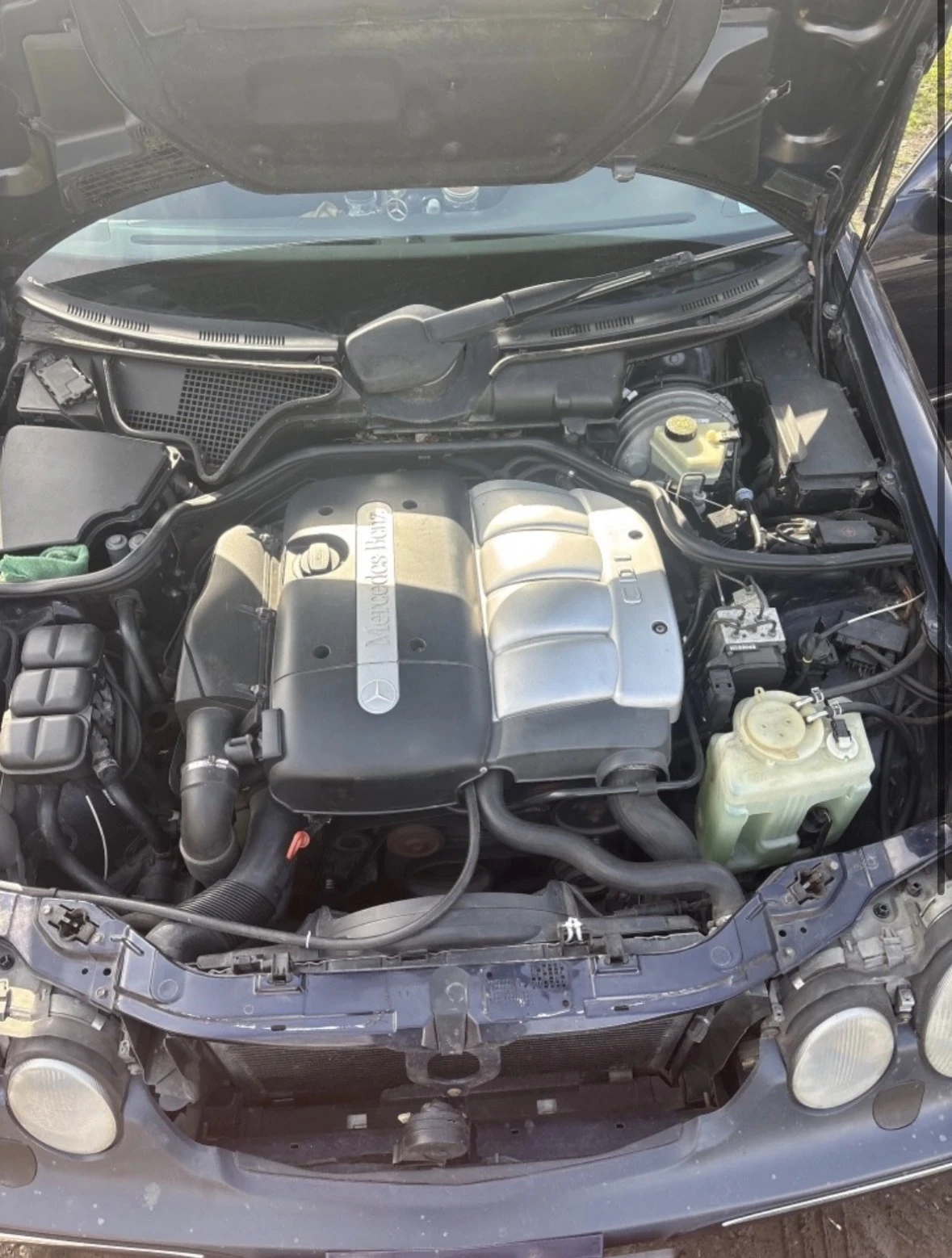 Mercedes-Benz E 220, снимка 9 - Автомобили и джипове - 53830234