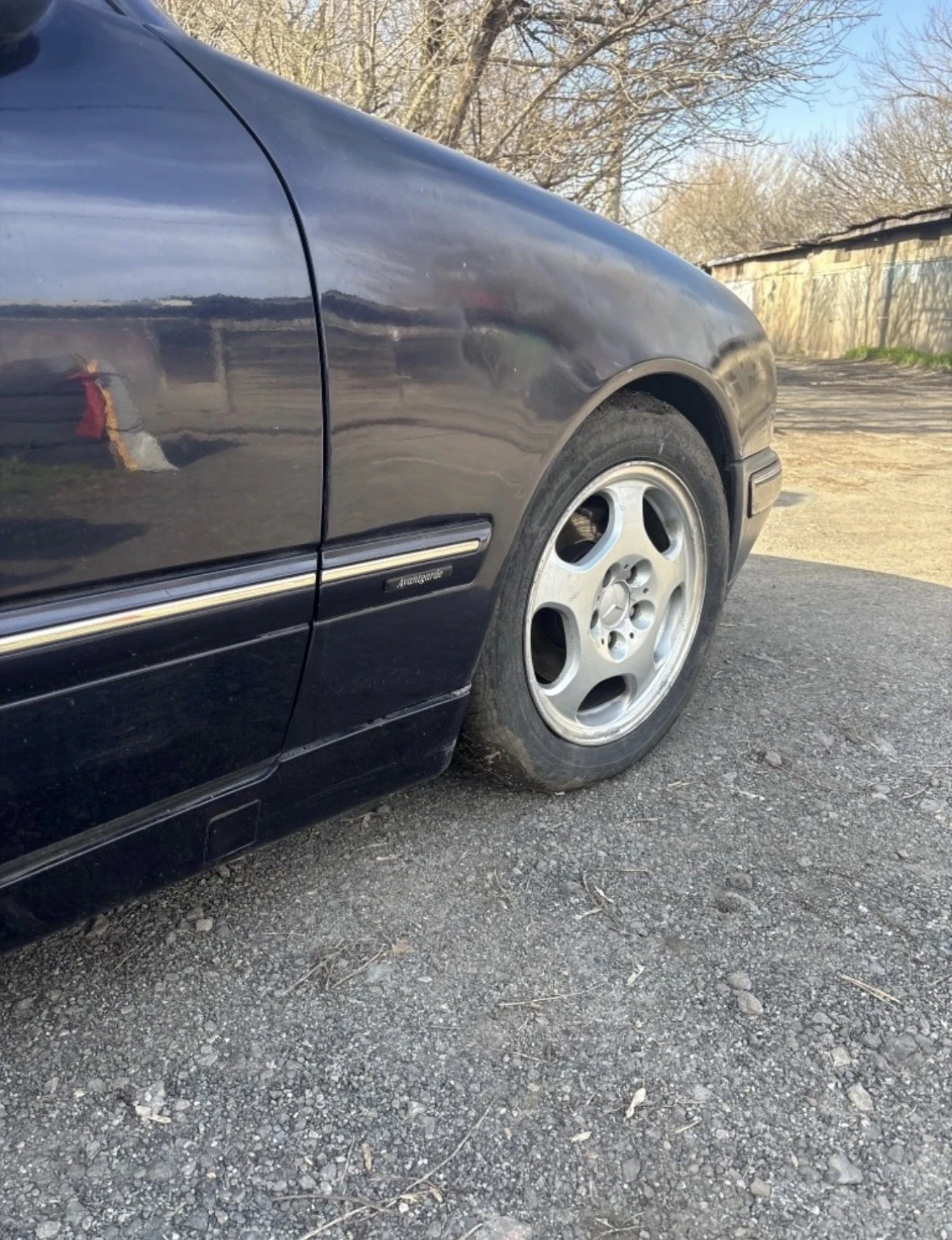 Mercedes-Benz E 220, снимка 5 - Автомобили и джипове - 53830234