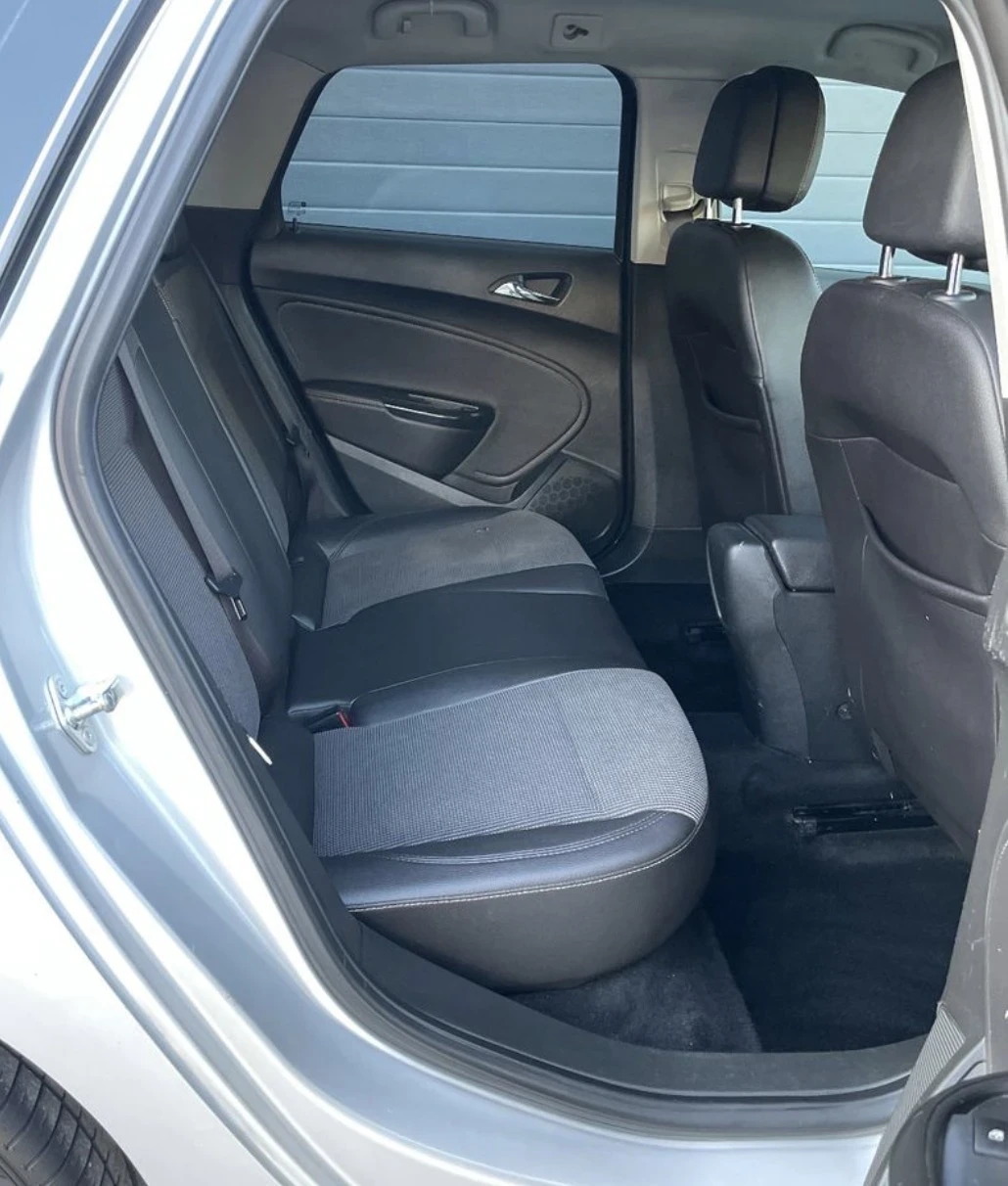 Opel Astra 1.7 CDTI Cosmo* 6 скорости* КОЖА* EURO 5, снимка 12 - Автомобили и джипове - 54041819