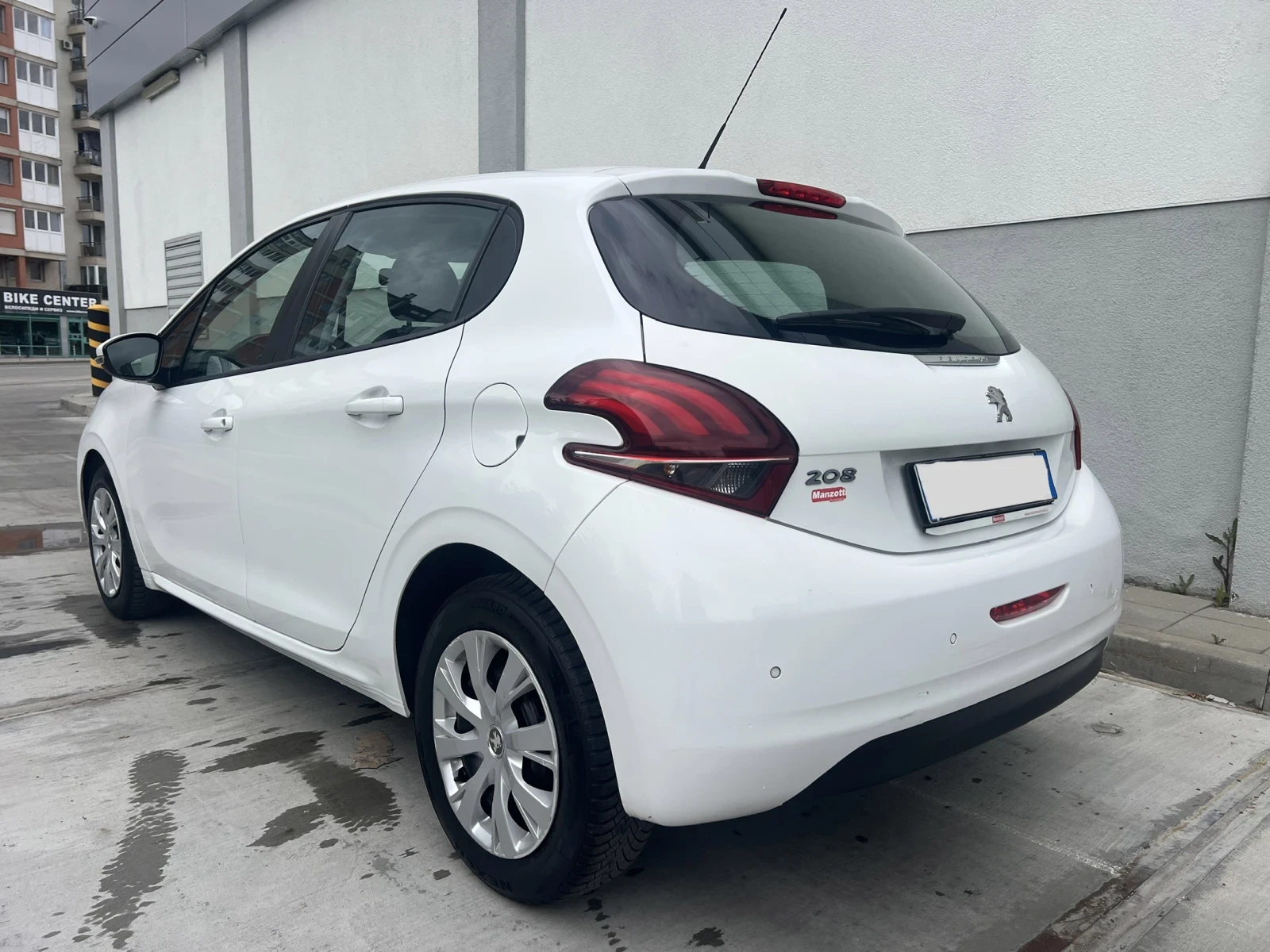 Peugeot 208 1.6HDI Facelift  Euro 6B , снимка 5 - Автомобили и джипове - 54382017