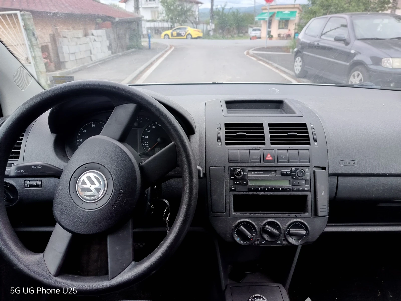VW Polo 1.4 i climatic , снимка 7 - Автомобили и джипове - 54483058