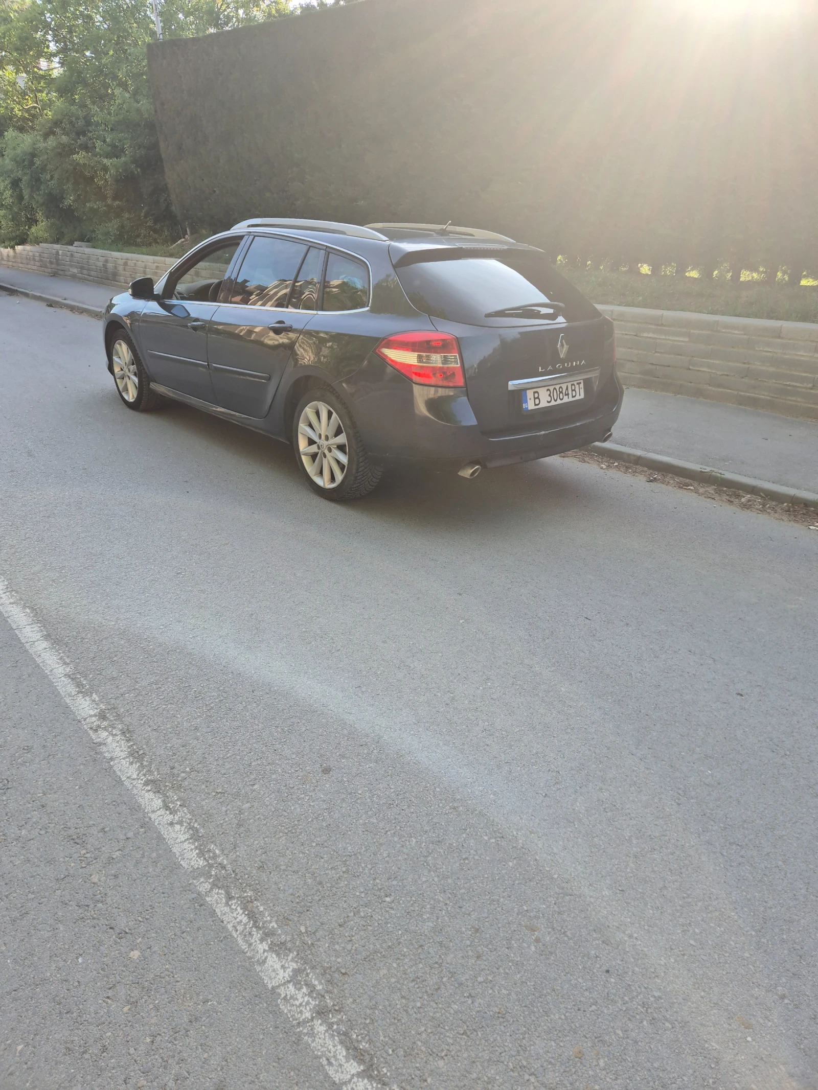 Renault Laguna, снимка 2 - Автомобили и джипове - 54611247