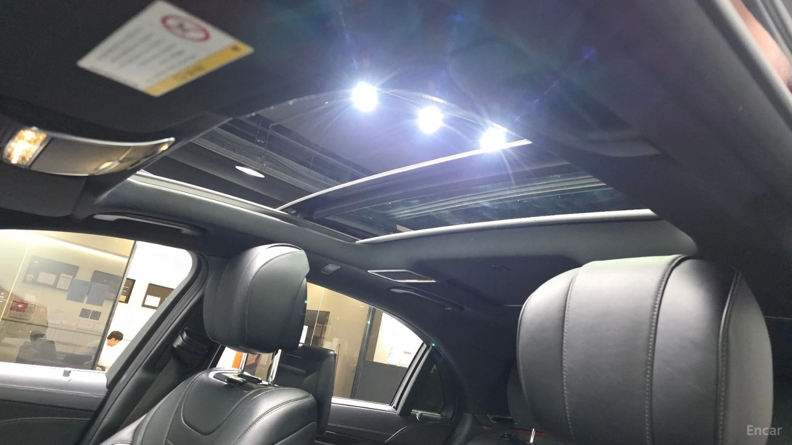 Mercedes-Benz S 500 LONG* МОНИТОРИ* КОЖА* ОБДУХВ* НАВИ* ПАНО, снимка 17 - Автомобили и джипове - 55593194