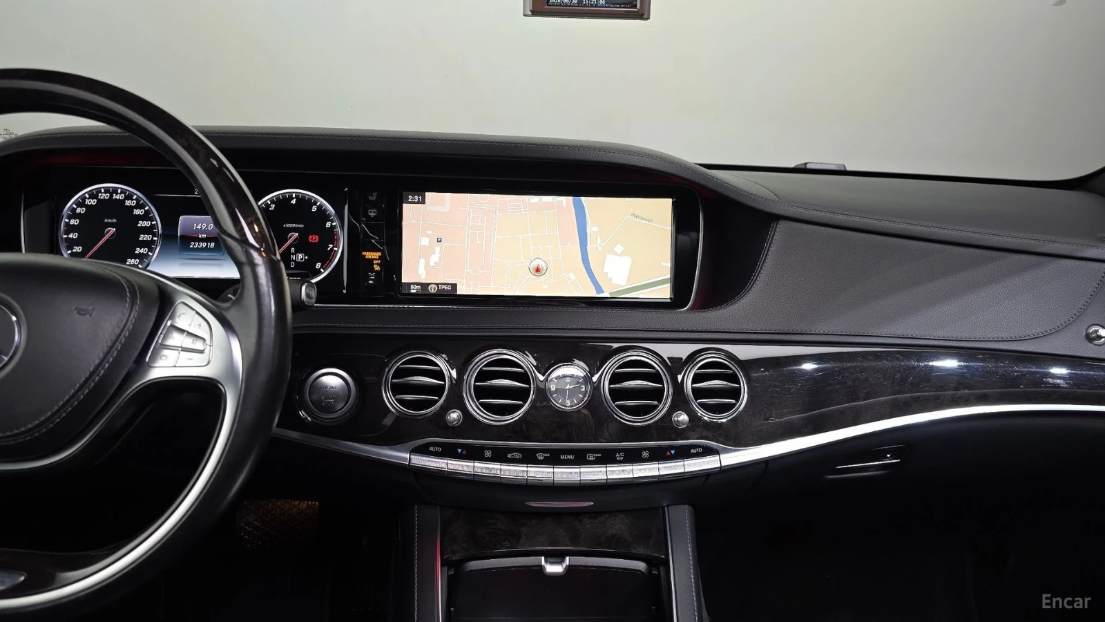 Mercedes-Benz S 500 LONG* МОНИТОРИ* КОЖА* ОБДУХВ* НАВИ* ПАНО, снимка 12 - Автомобили и джипове - 55593194