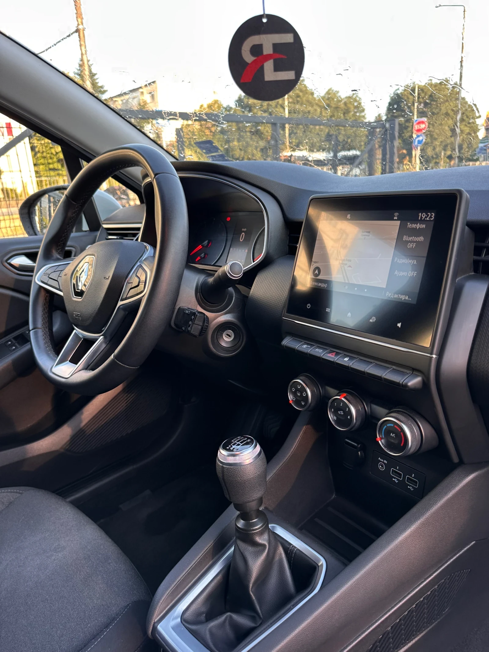 Renault Clio, снимка 6 - Автомобили и джипове - 55730364