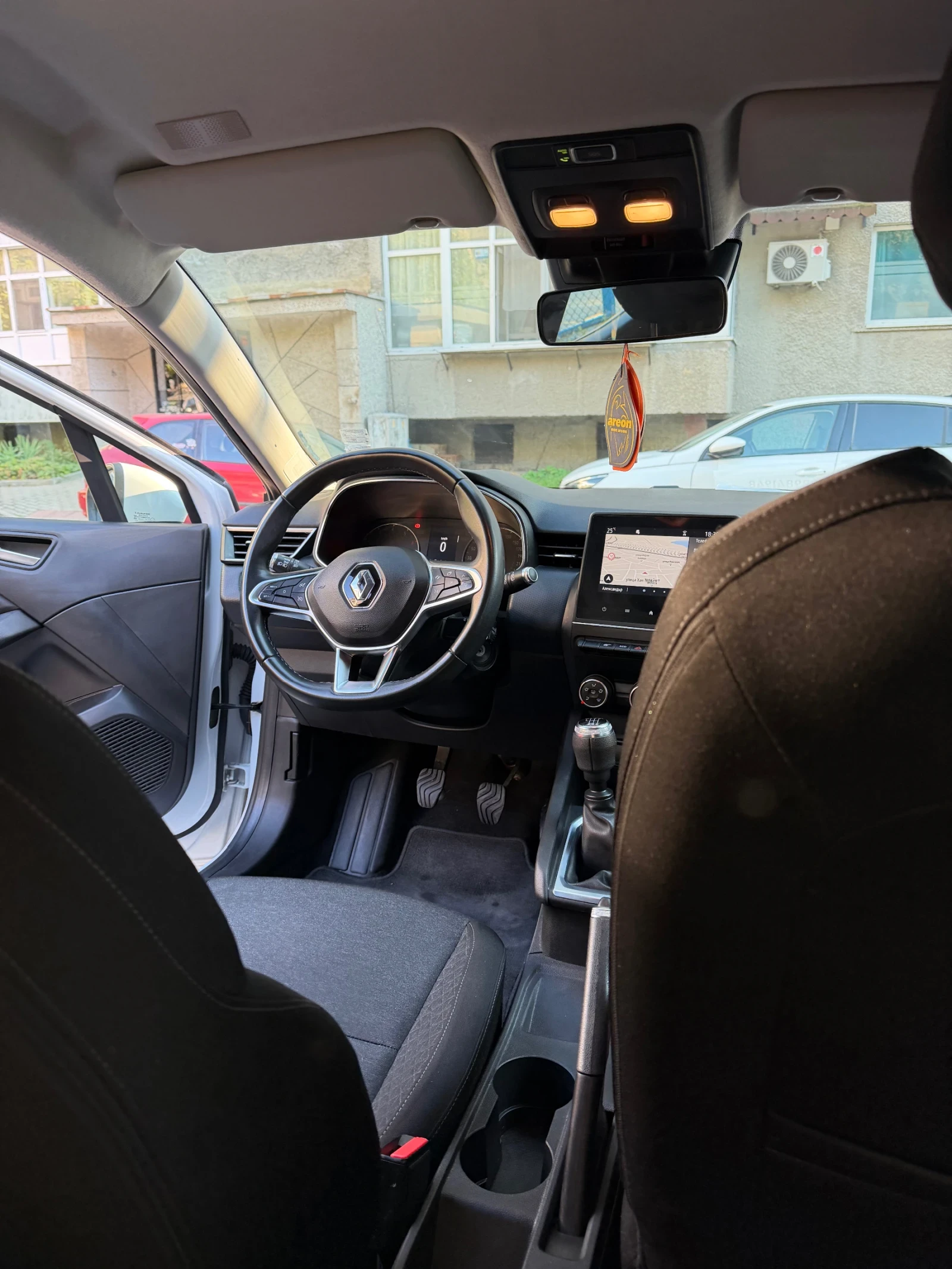 Renault Clio, снимка 11 - Автомобили и джипове - 55730364