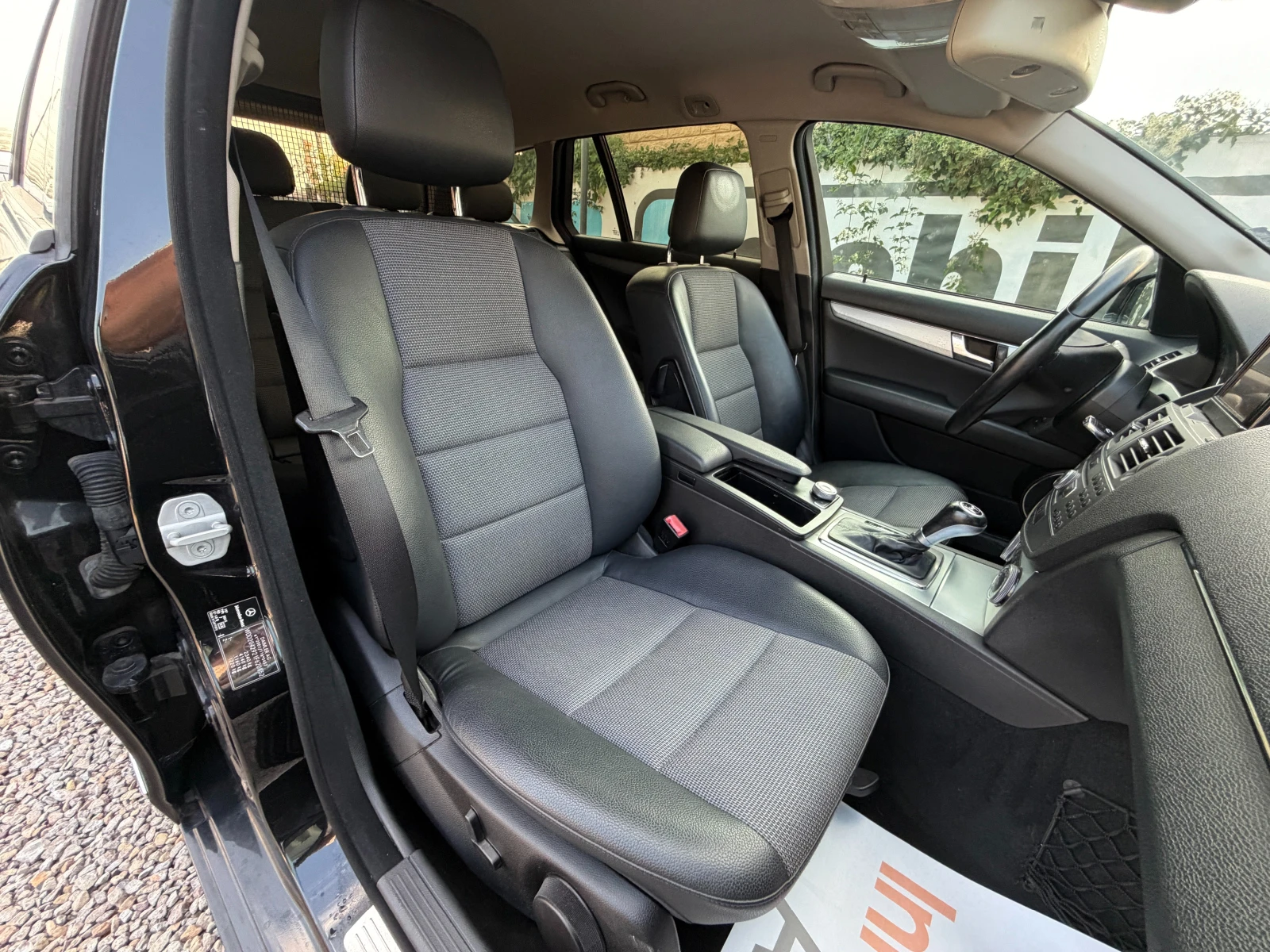 Mercedes-Benz C 350 CDI 4-MATIC/LED/FACE/NAVI/КАМЕРА/КОЖА, снимка 15 - Автомобили и джипове - 55805332