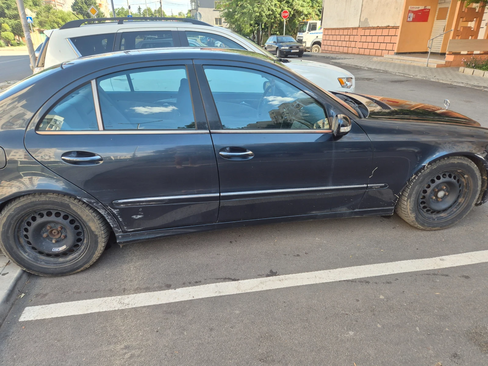 Mercedes-Benz E 220, снимка 2 - Автомобили и джипове - 55892472