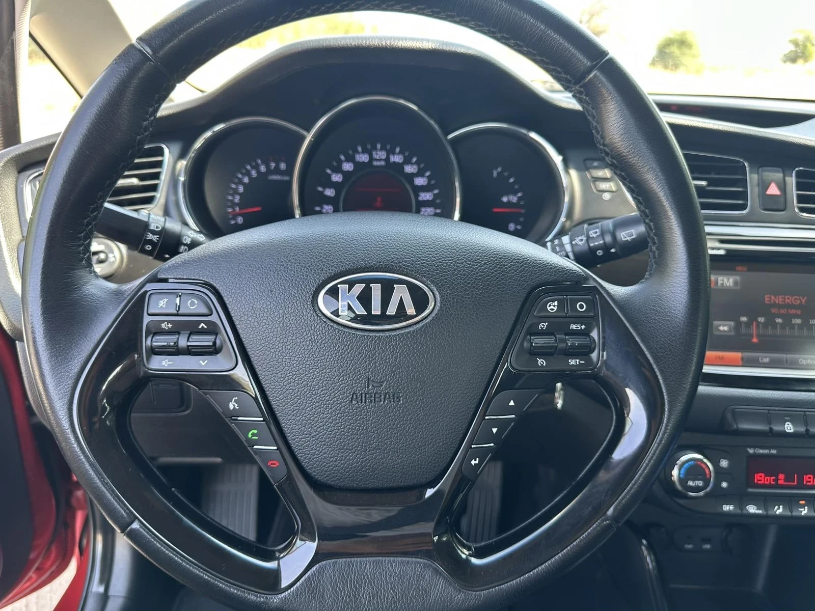 Kia Ceed, снимка 8 - Автомобили и джипове - 55920463