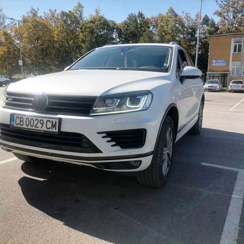 VW Touareg R-LINE, снимка 2 - Автомобили и джипове - 47455651