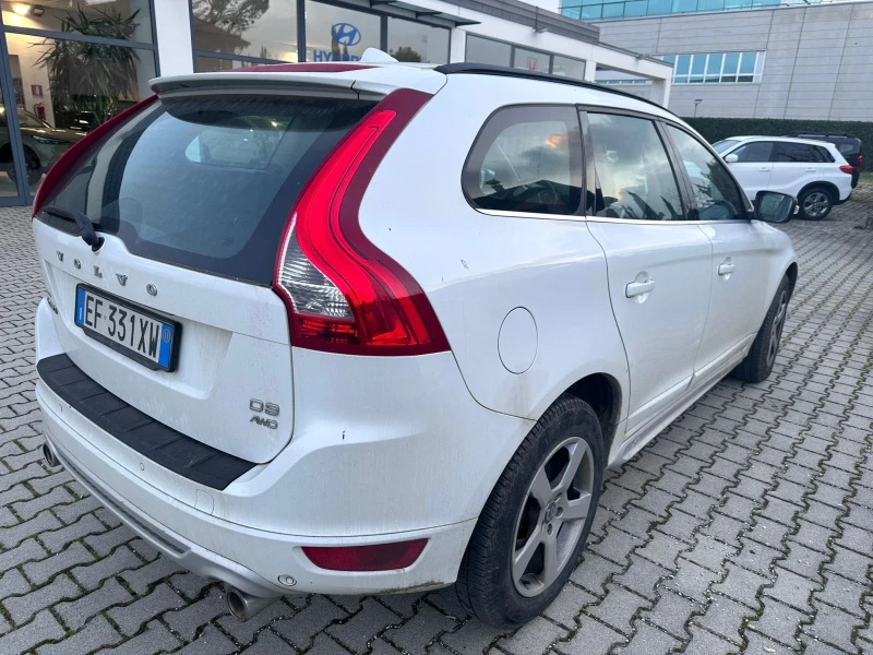 Volvo XC60 R design-2.4d AWD 163kc-Navi-КОЖА-LED-Камера, снимка 4 - Автомобили и джипове - 48237316