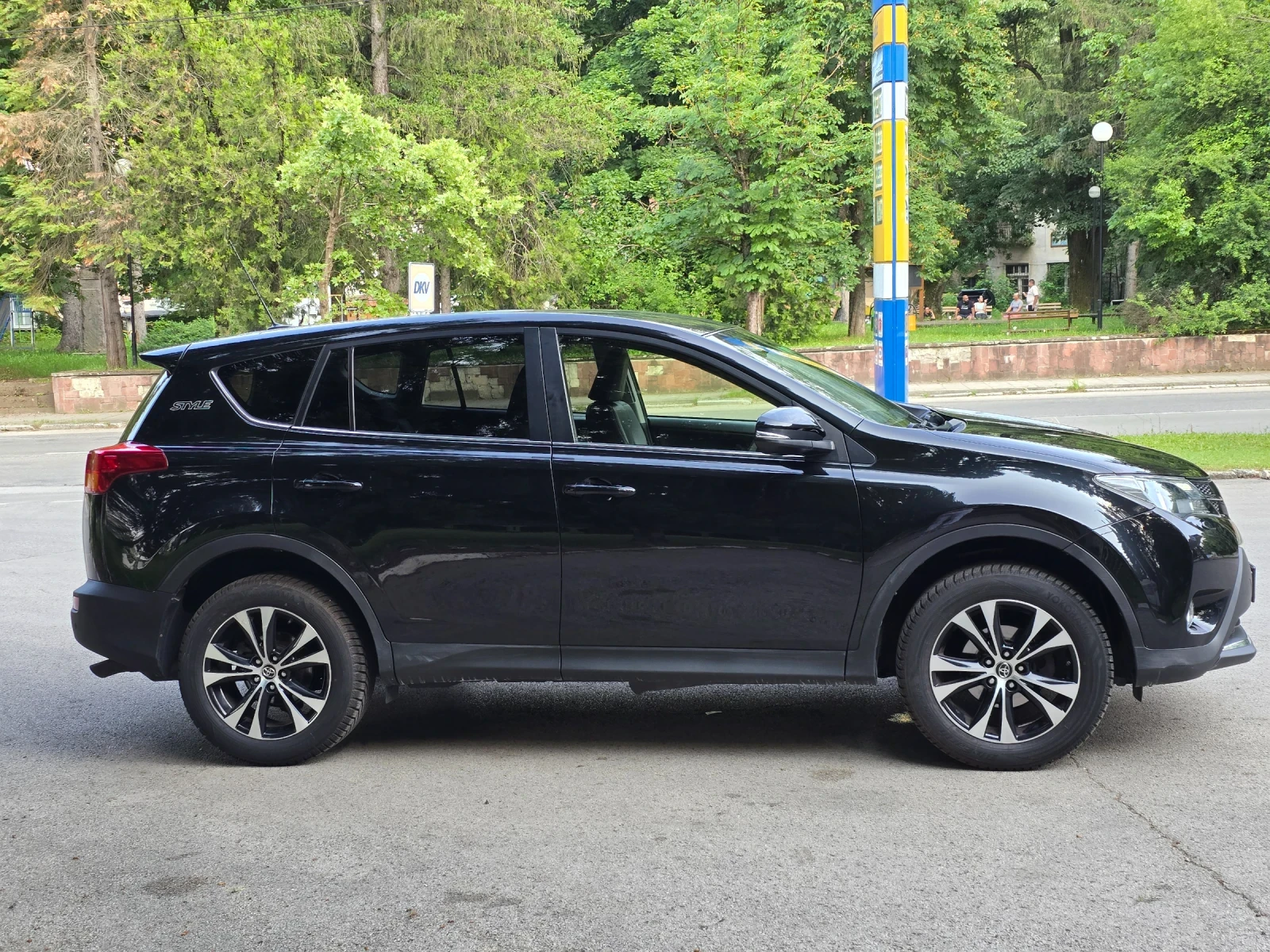 Toyota Rav4 2.0i NAVI ШВЕЙЦАРИЯ  - изображение 4