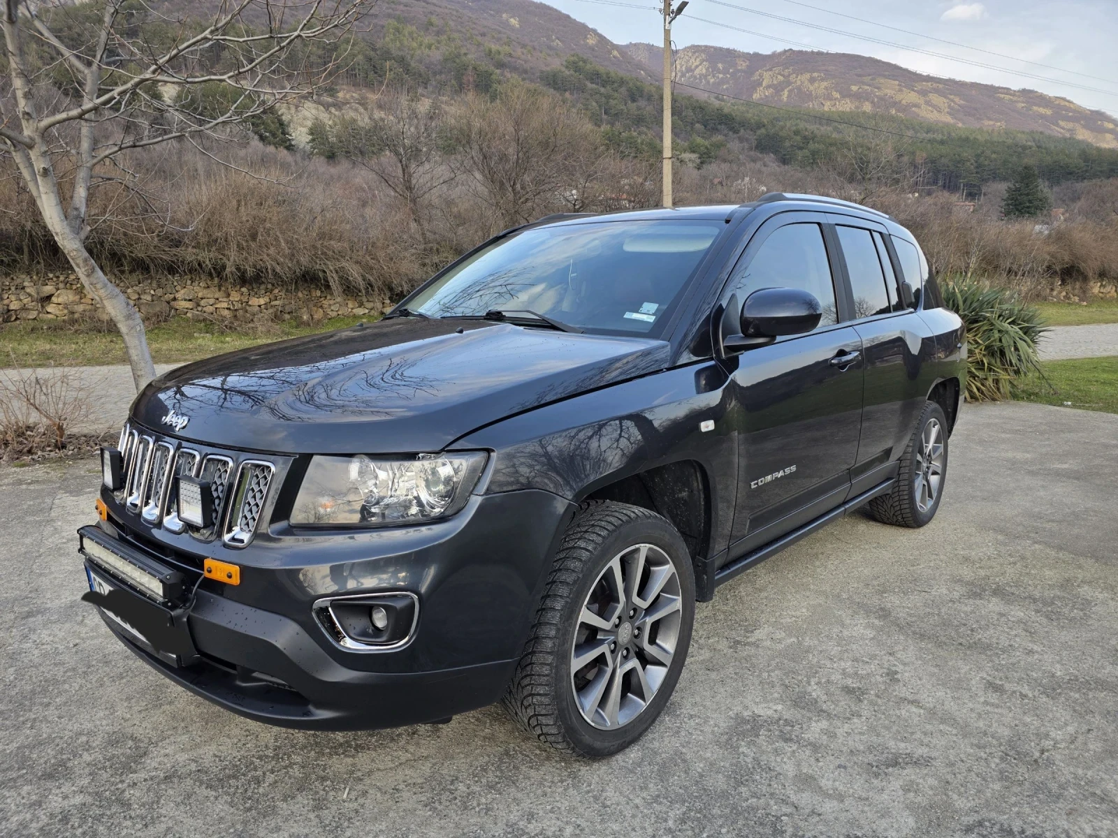 Jeep Compass 2.2 LIMITED 4X4 - изображение 2