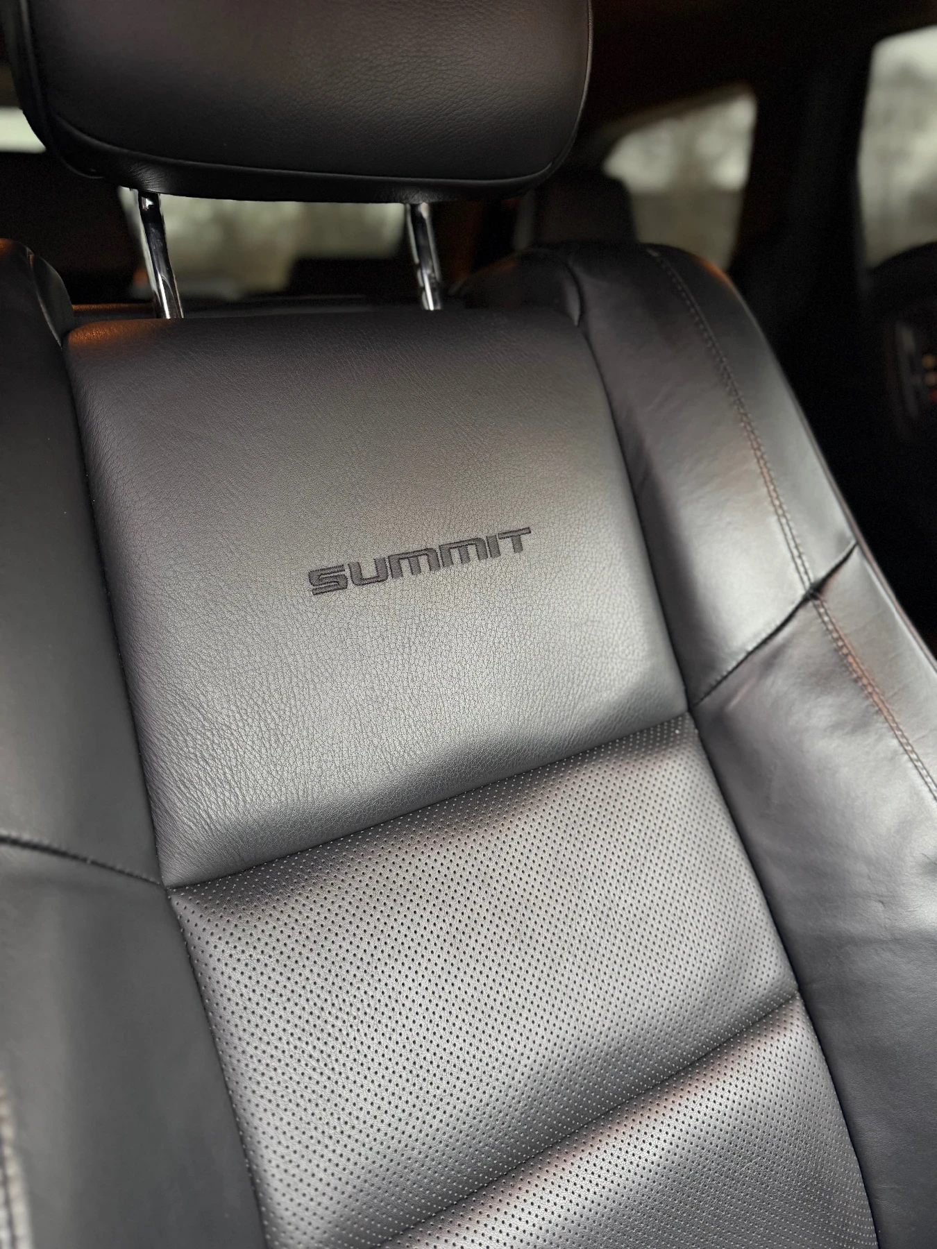 Jeep Grand cherokee Summit, снимка 13 - Автомобили и джипове - 54268395