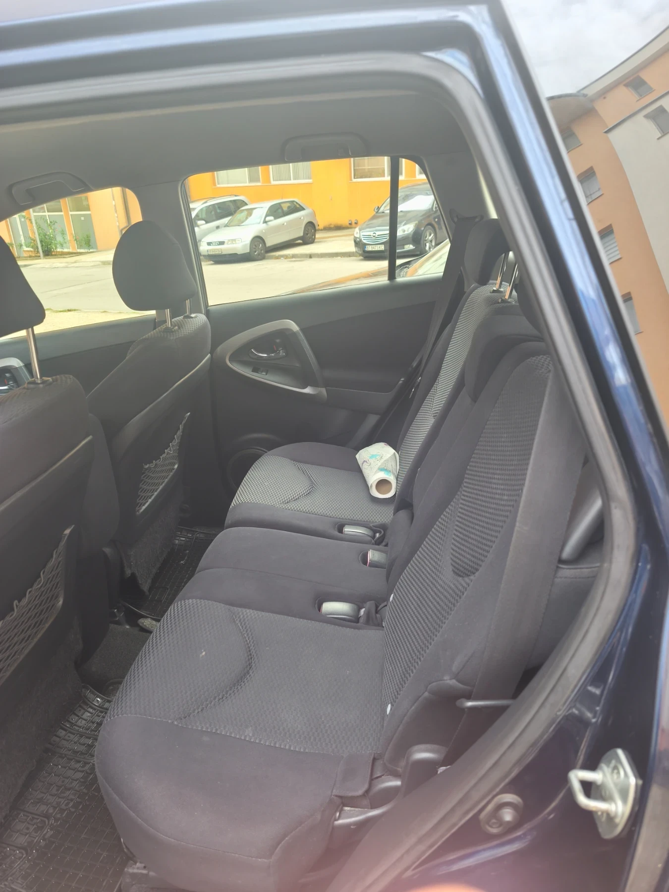 Toyota Rav4 D4D, снимка 5 - Автомобили и джипове - 54457040
