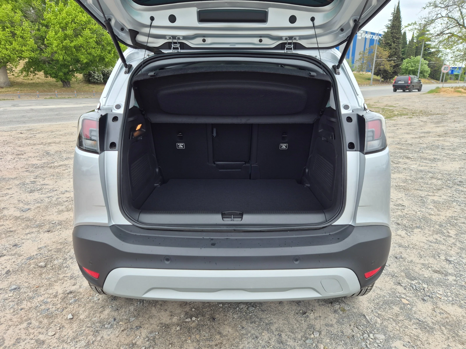 Opel Crossland X 1.2i, снимка 11 - Автомобили и джипове - 54475044