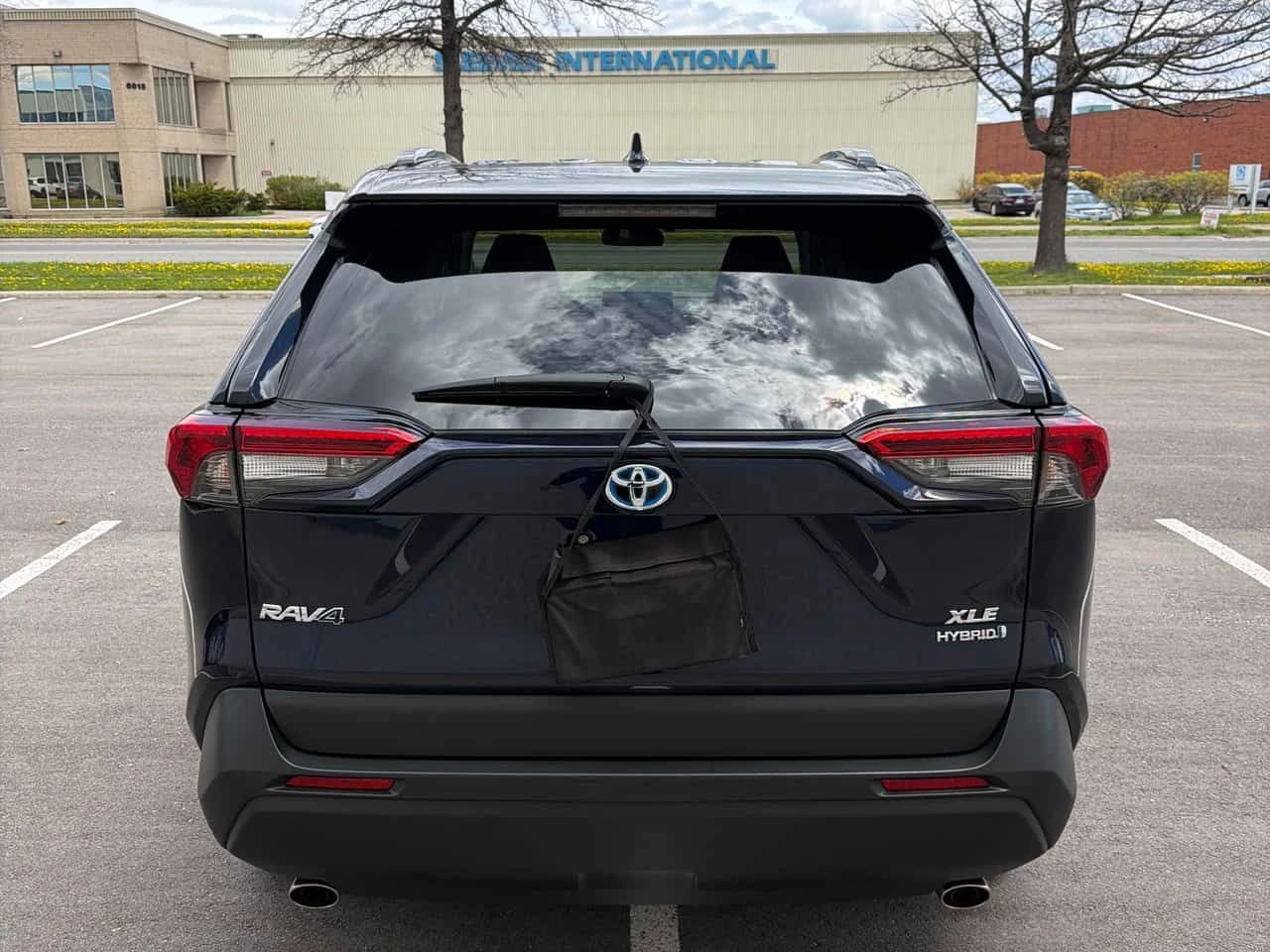Toyota Rav4 Hybrid XLE| DISTR| ПОДГРЕВИ| ШИБИДАХ| 2 КЛЮЧА, снимка 4 - Автомобили и джипове - 54643228