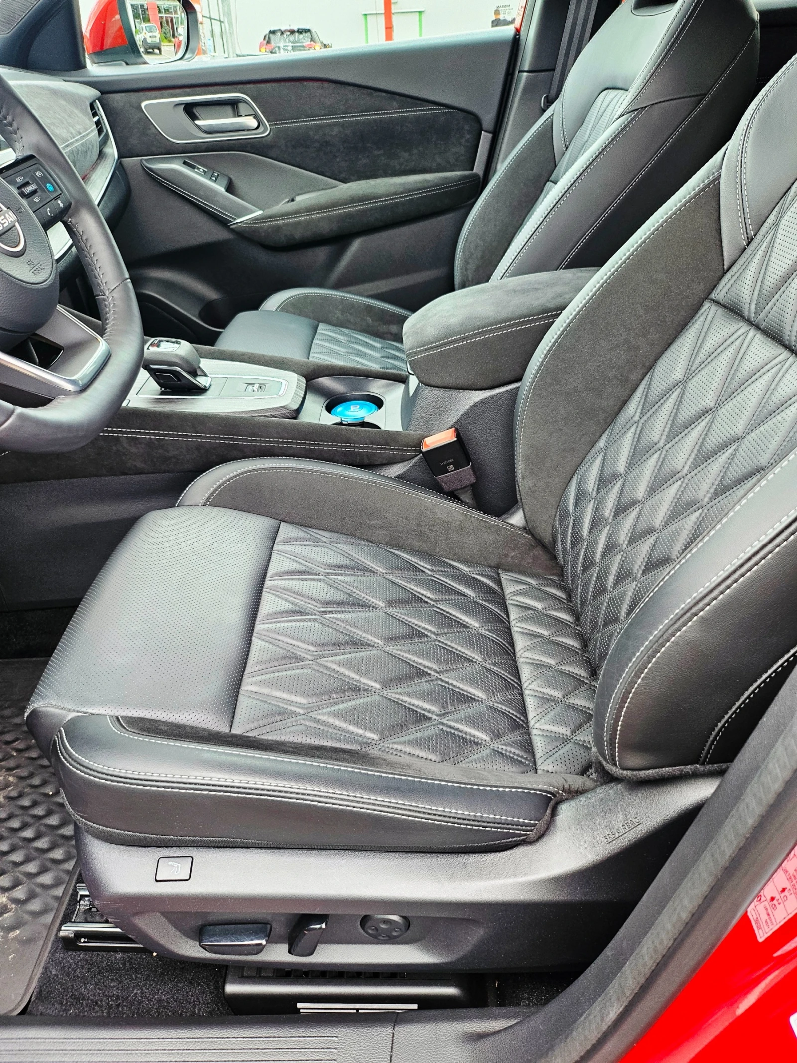 Nissan Qashqai Tekna PLUS, снимка 9 - Автомобили и джипове - 54670489