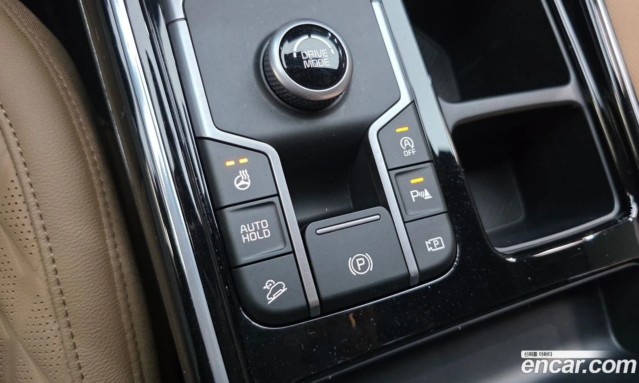 Kia Sorento ОБДУХ* ПОДГРЕВ* ПАНОРАМА* 360* KRELL AUDIO, снимка 15 - Автомобили и джипове - 55943139