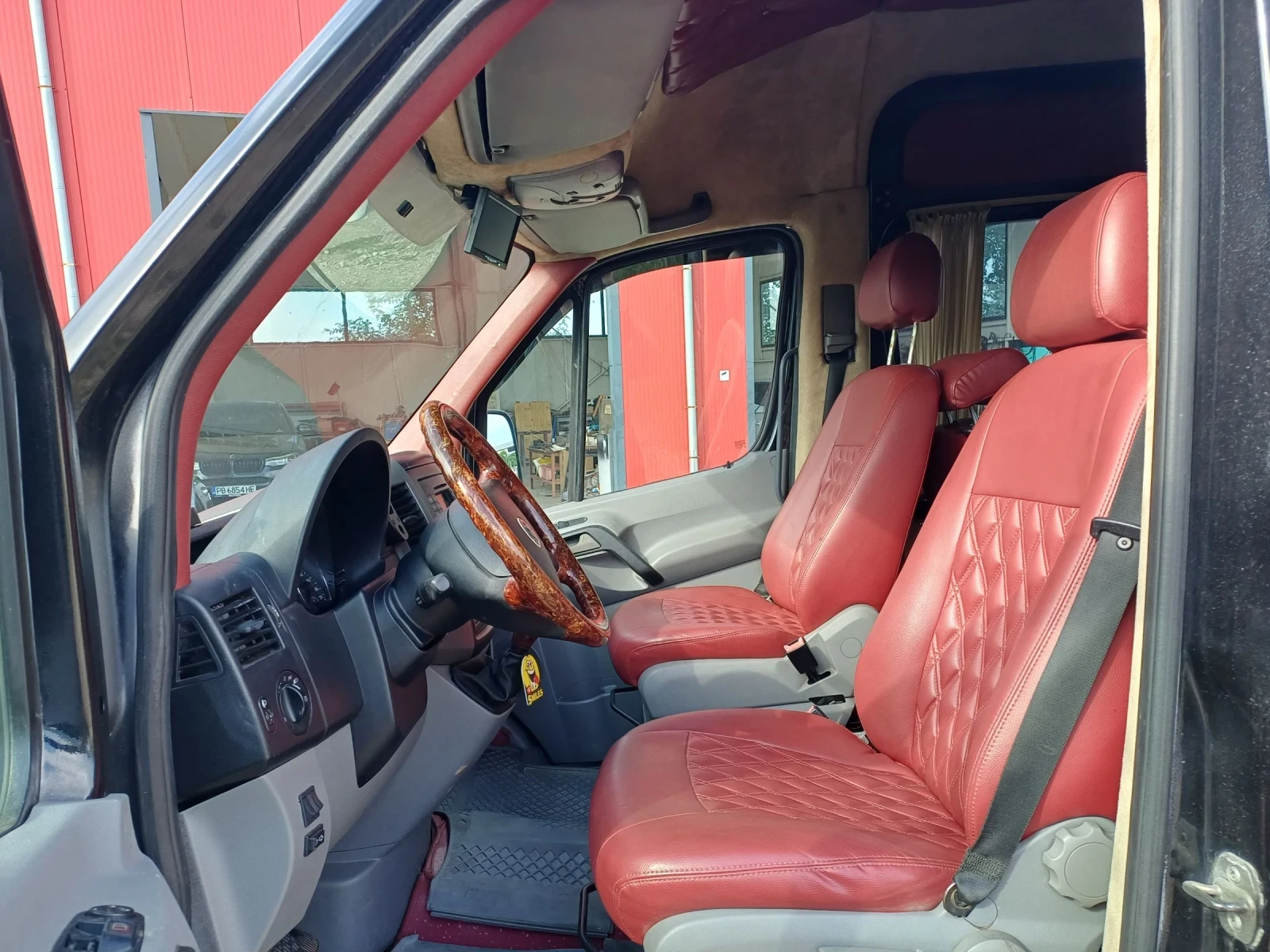 VW Crafter 8+ 1 LUKS, снимка 15 - Бусове и автобуси - 54142067