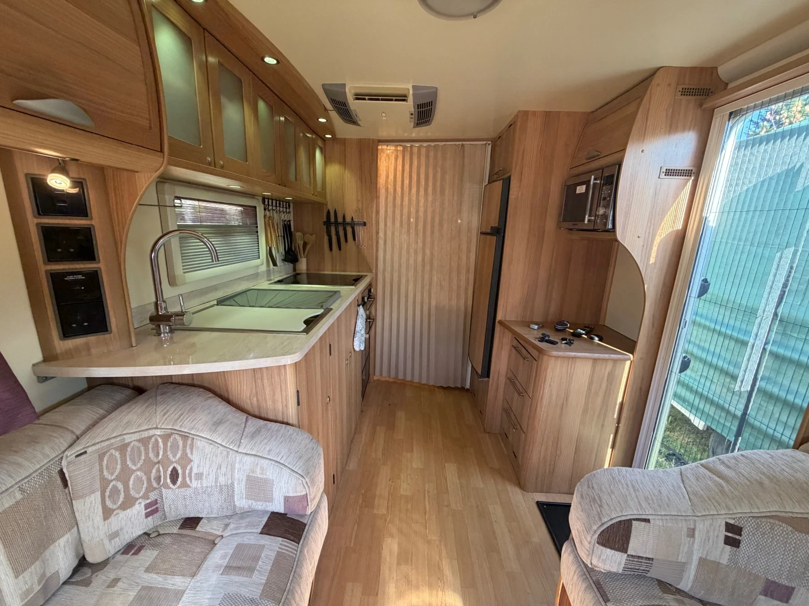 Каравана Tabbert BAILEY UNICORN-Alu-Tech-Bodyshell.ФОРСЕЛТ/MOVER/, снимка 8 - Каравани и кемпери - 55167909
