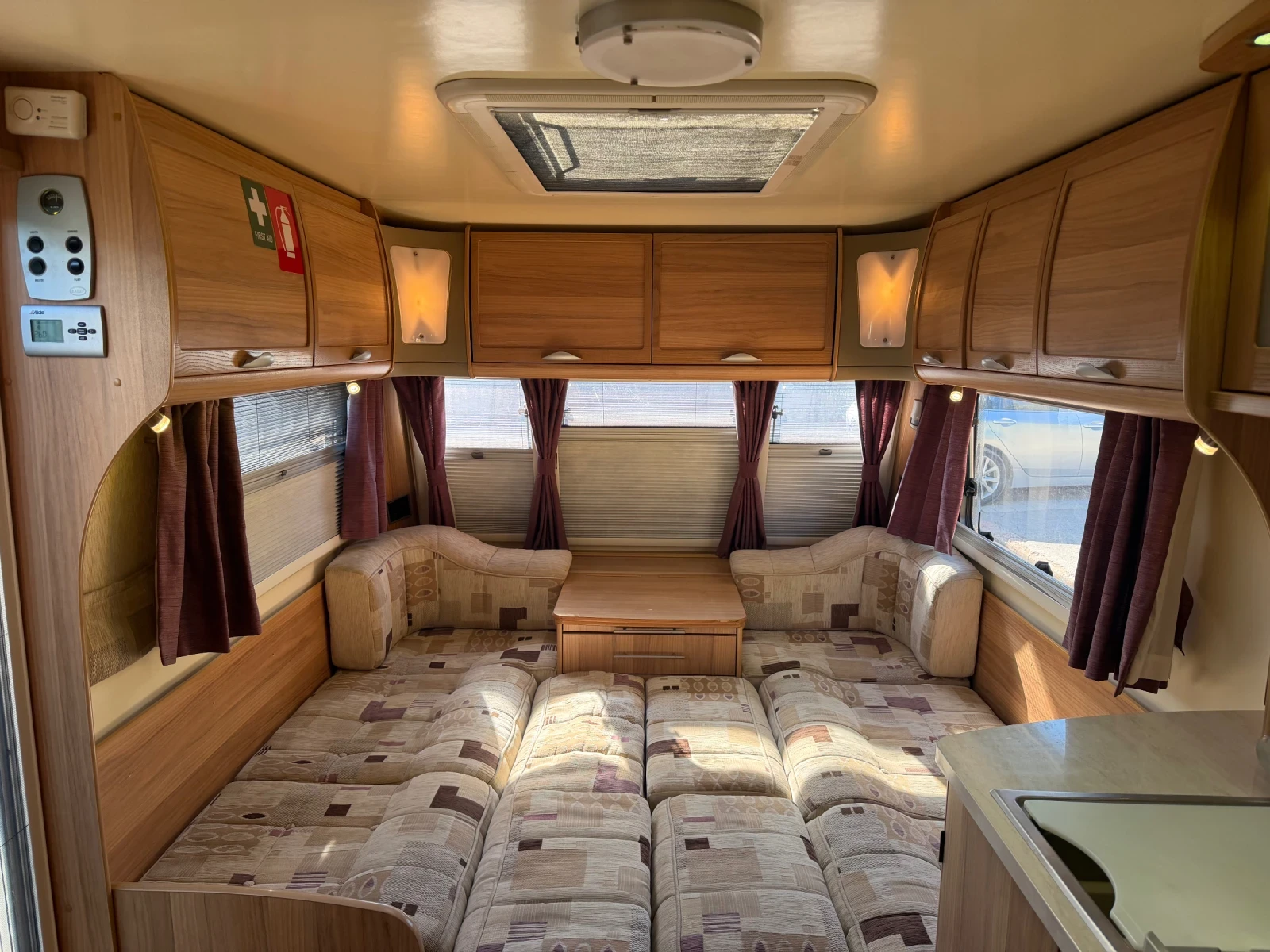 Каравана Tabbert BAILEY UNICORN-Alu-Tech-Bodyshell.ФОРСЕЛТ/MOVER/, снимка 7 - Каравани и кемпери - 55167909