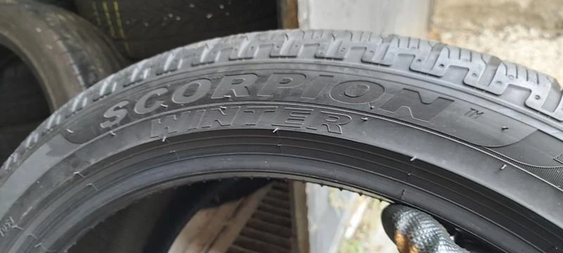 Гуми Зимни 255/40R21, снимка 7 - Гуми и джанти - 30924460