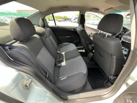 Opel Astra H Седан ОБСЛУЖЕНА, снимка 12