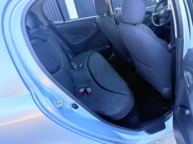 Toyota Yaris 1.0vvt-i klimatic - 3900 лв. - 49727032 9