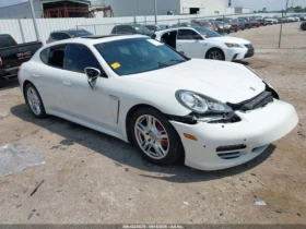     Porsche Panamera 4 2012