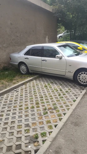 Mercedes-Benz E 220 