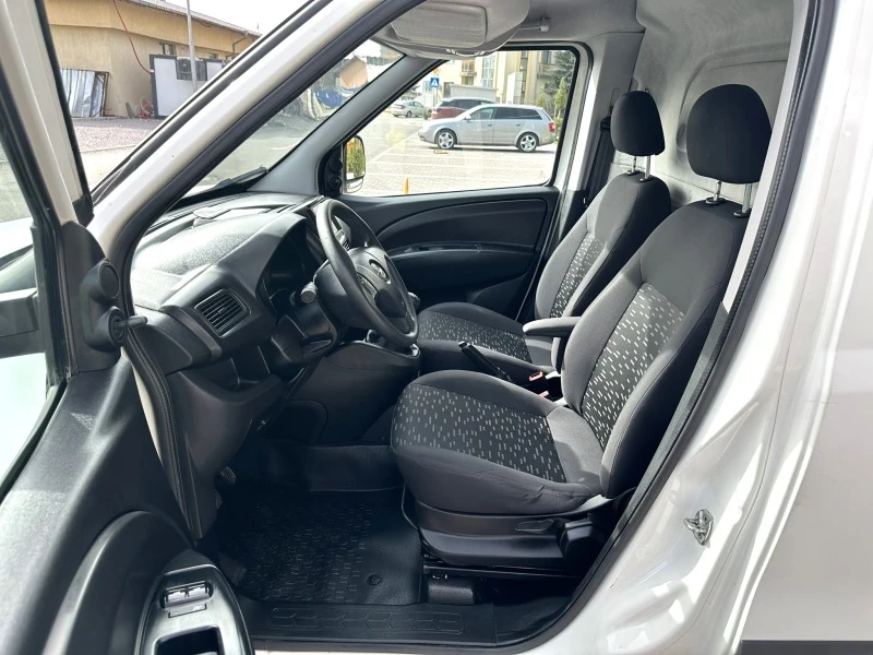 Opel Combo 1.4i Метан, снимка 8 - Автомобили и джипове - 45060534