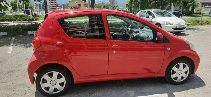 Toyota Aygo 1.0i, снимка 6 - Автомобили и джипове - 47362932