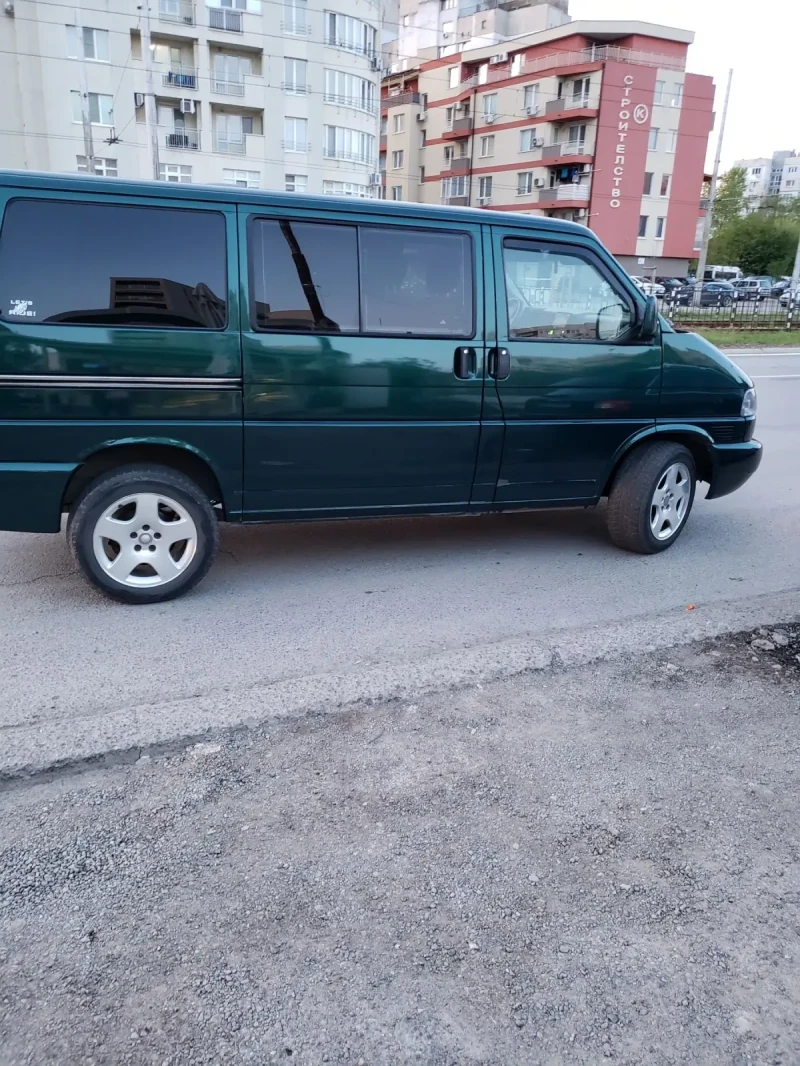 VW Multivan 2.5tdi, снимка 4 - Автомобили и джипове - 47495267