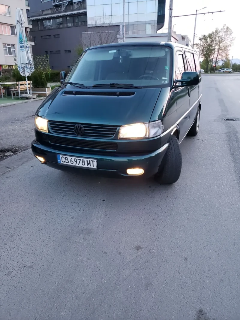 VW Multivan 2.5tdi, снимка 1 - Автомобили и джипове - 47495267