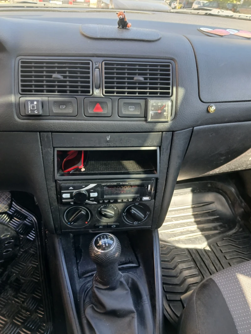 VW Golf 4, снимка 7 - Автомобили и джипове - 48072778