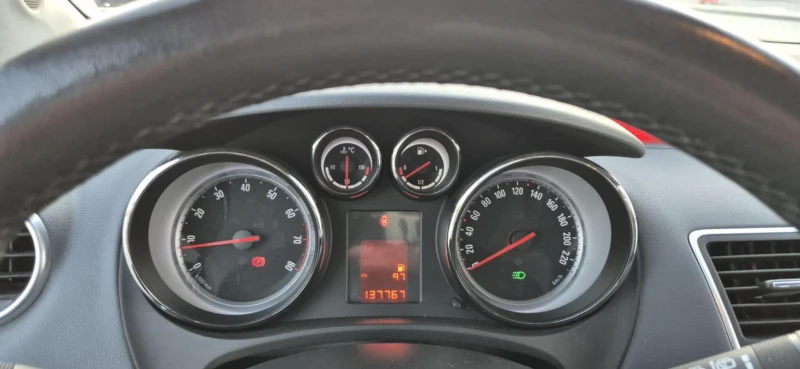 Opel Meriva 1.4 turbo, снимка 13 - Автомобили и джипове - 52852571