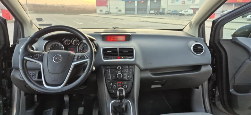 Opel Meriva 1.4 turbo, снимка 14 - Автомобили и джипове - 52852571