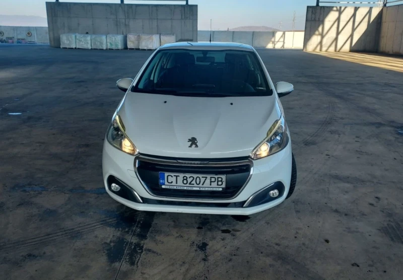 Peugeot 208 1.6 HDI, снимка 2 - Автомобили и джипове - 48885798