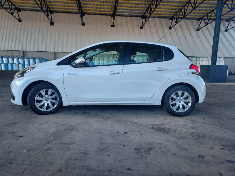 Peugeot 208 1.6 HDI, снимка 6 - Автомобили и джипове - 48885798