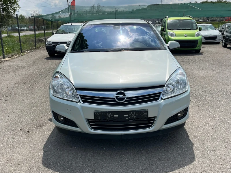 Opel Astra H Седан ОБСЛУЖЕНА, снимка 8 - Автомобили и джипове - 50029596