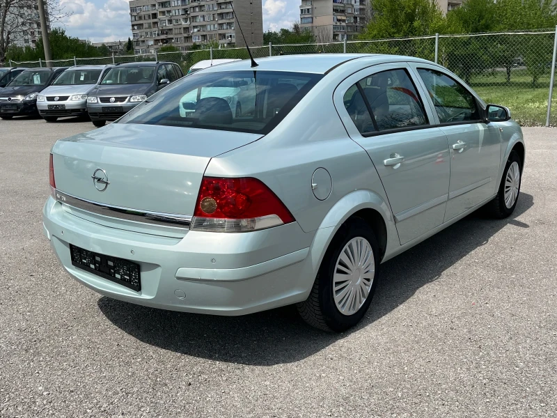 Opel Astra H Седан ОБСЛУЖЕНА, снимка 5 - Автомобили и джипове - 50029596