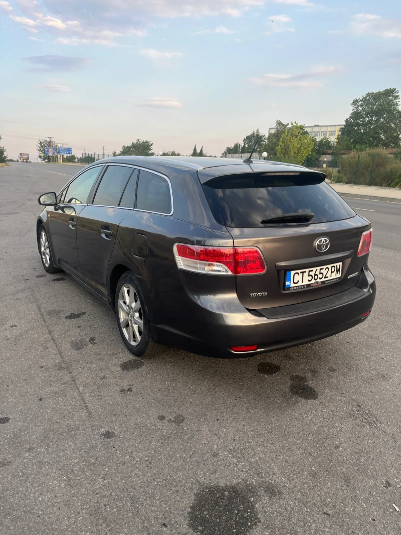 Toyota Avensis 2.0 D4D, снимка 5 - Автомобили и джипове - 52326230