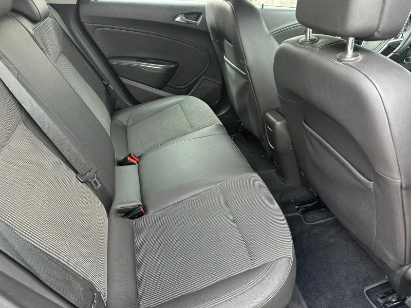 Opel Astra 1, 700CDTI EURO5B , снимка 11 - Автомобили и джипове - 51991902