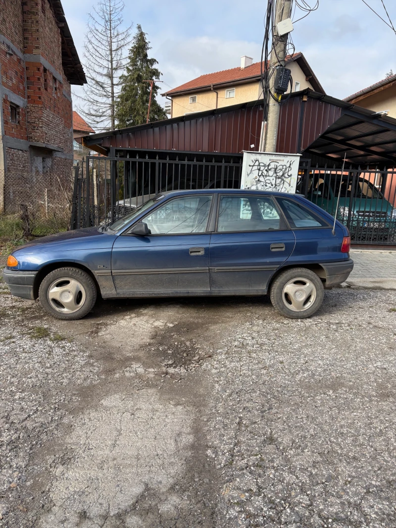 Opel Astra 1.6i mono, снимка 3 - Автомобили и джипове - 52821545