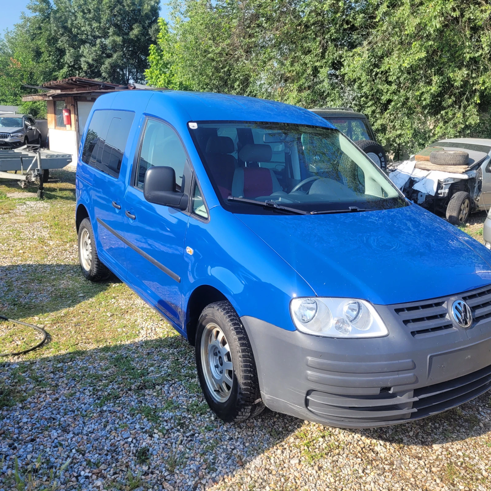 VW Caddy 1.6i/102k.c - изображение 2