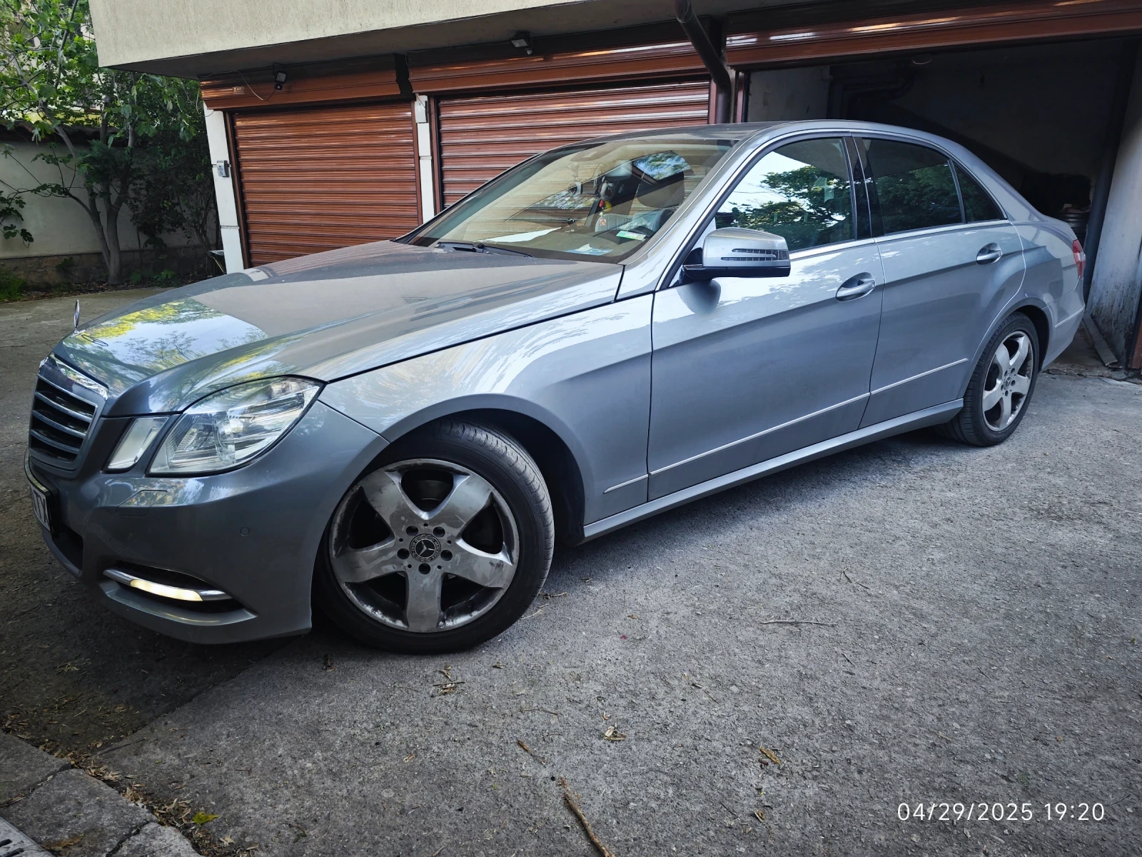 Mercedes-Benz E 200 Avangarde, Газ - изображение 4