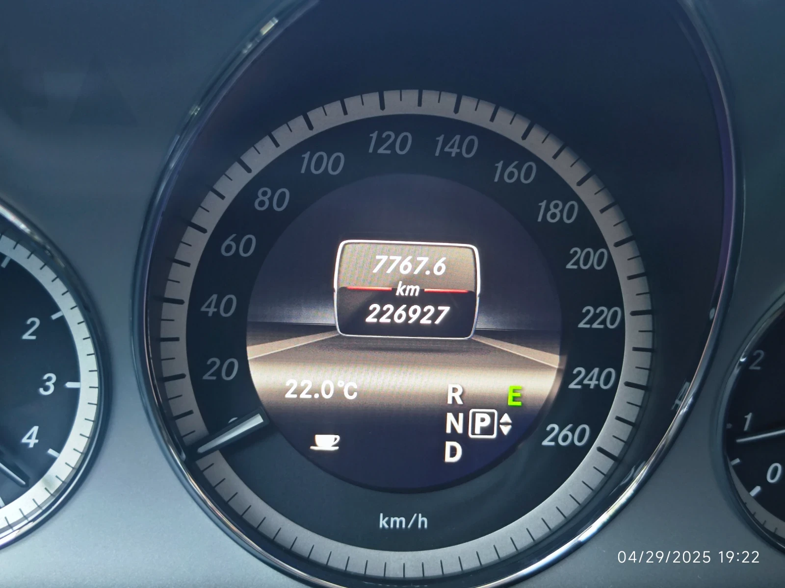 Mercedes-Benz E 200 Avangarde, Газ - изображение 8
