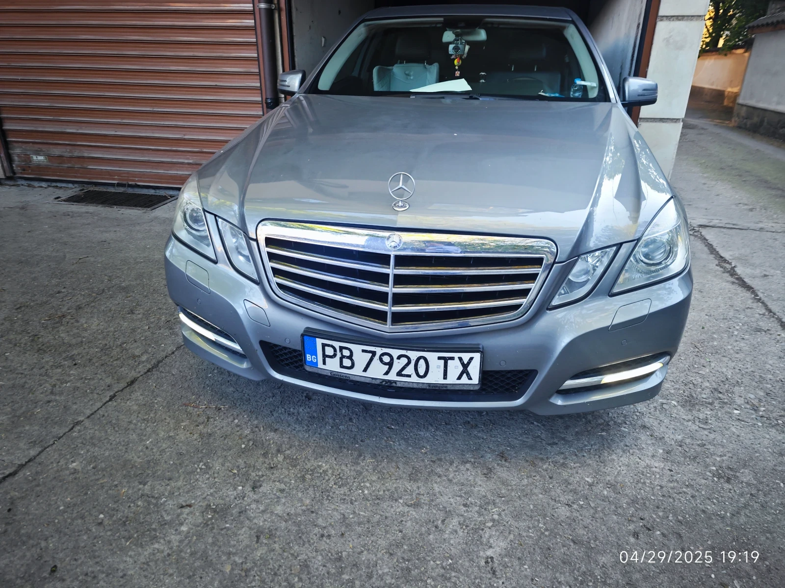 Mercedes-Benz E 200 Avangarde, Газ - изображение 2